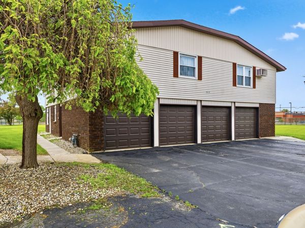 460 W John Casey Road , Bourbonnais, IL 60914