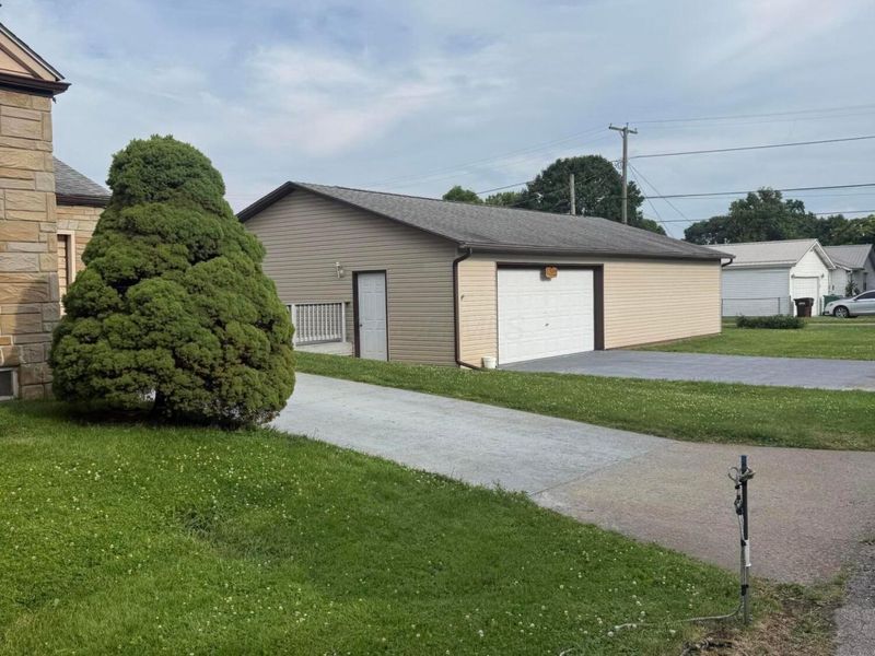 1005 W Church Street, Newark, OH 43055 Photo 3