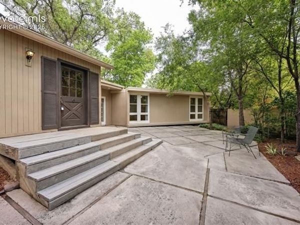 26 Oak Avenue, Colorado Springs, CO 80906