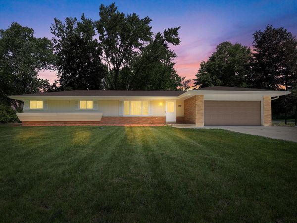 17550 Brooklawn Dr, Brookfield, WI 53045