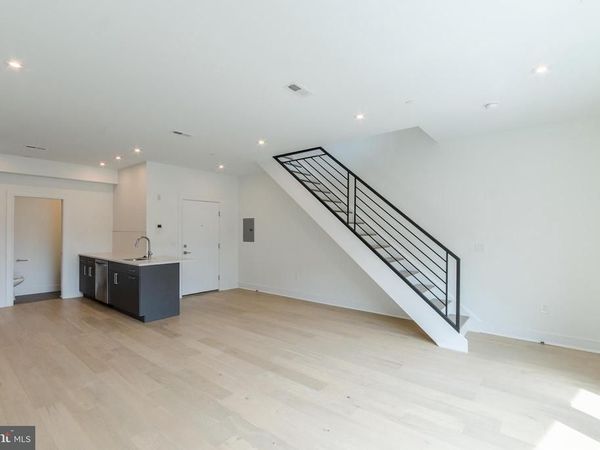 125 SOUTH STREET, UNIT 201, PHILADELPHIA, PA 19147