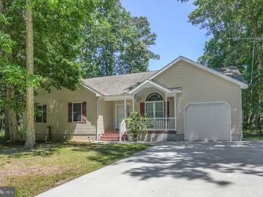 2347 MAYFLOWER DRIVE, GREENBACKVILLE, VA 23356