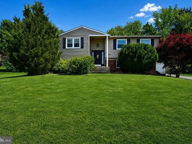 4844 PINE GROVE CIRCLE, ALLENTOWN, PA 18106