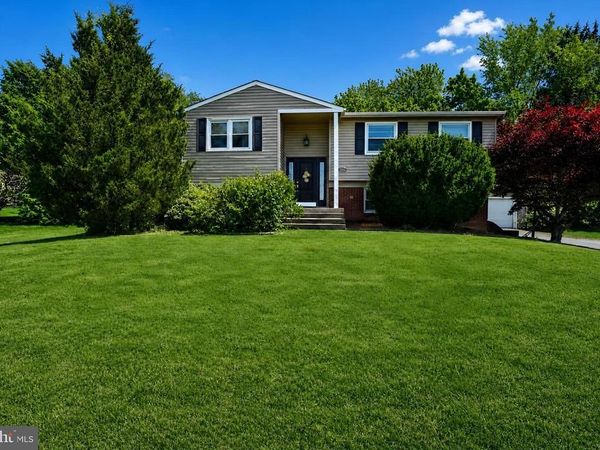 4844 PINE GROVE CIRCLE, ALLENTOWN, PA 18106