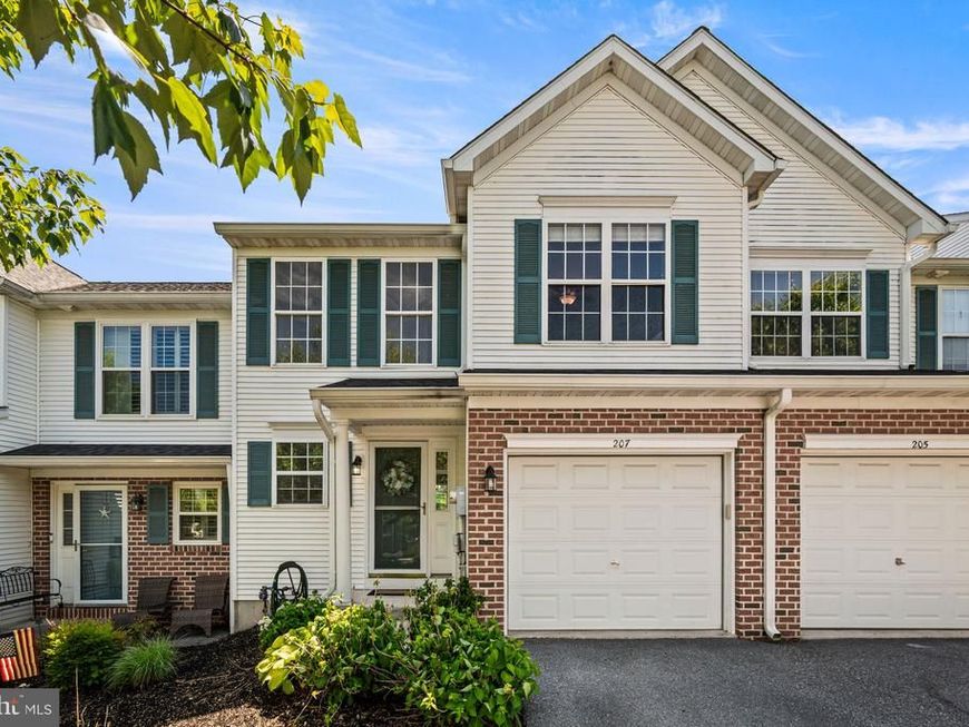 207 Red Rock Circle, Royersford, PA 19468 Main Photo
