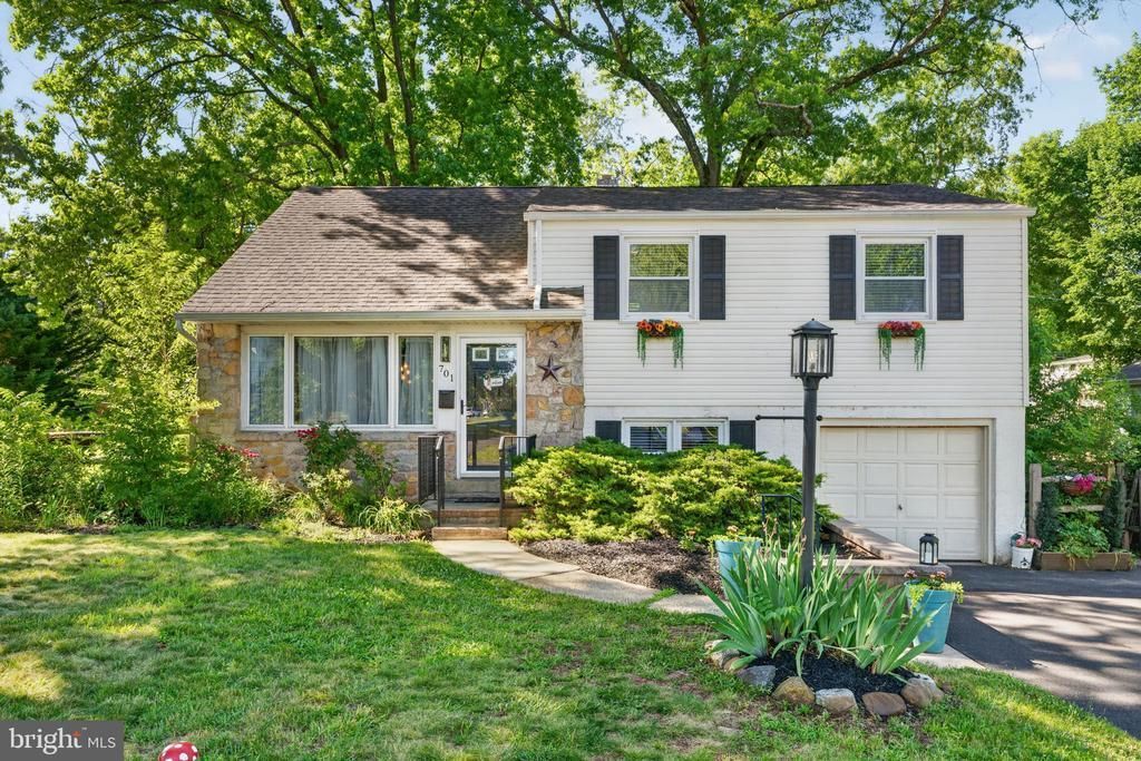 701 Abbey Lane, Lansdale, PA 19446 Main Photo