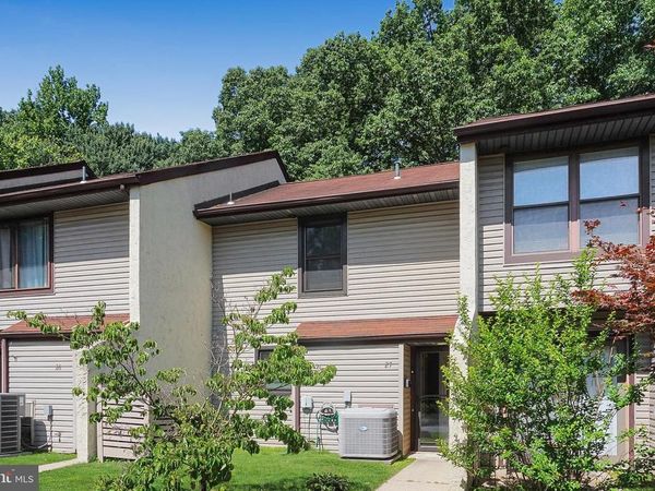 27 W AZALEA LANE , MOUNT LAUREL, NJ 08054