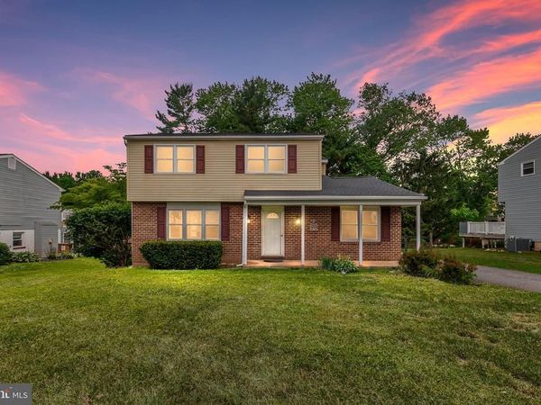 521 HEMINGWAY DRIVE, HOCKESSIN, DE 19707
