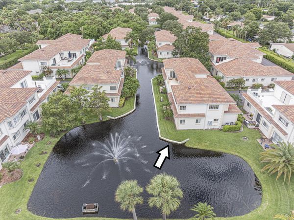 524 7th Square, Unit 101, Vero Beach, FL 32962