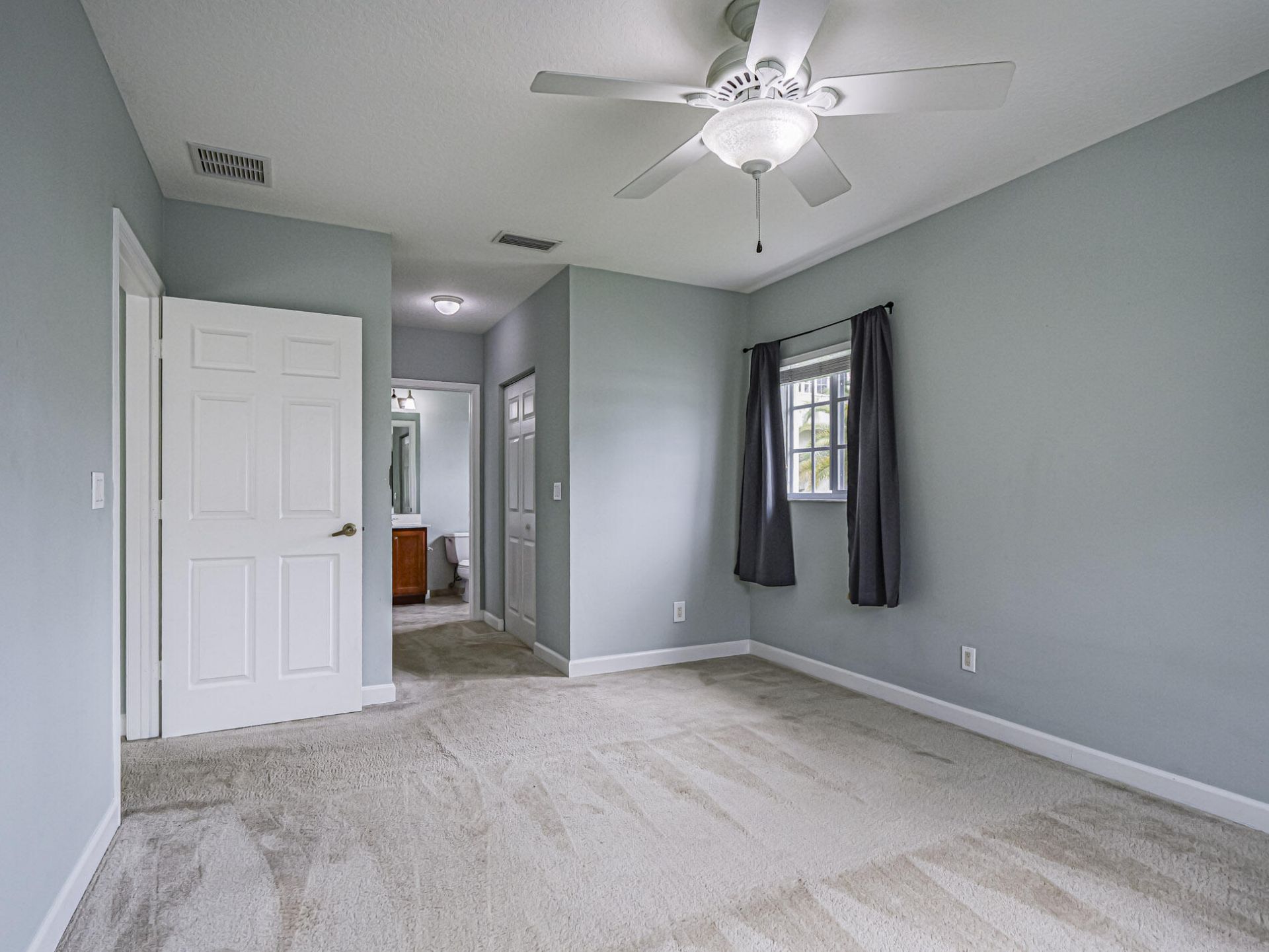 524 7th Square, Unit 101, Vero Beach, FL 32962 Photo