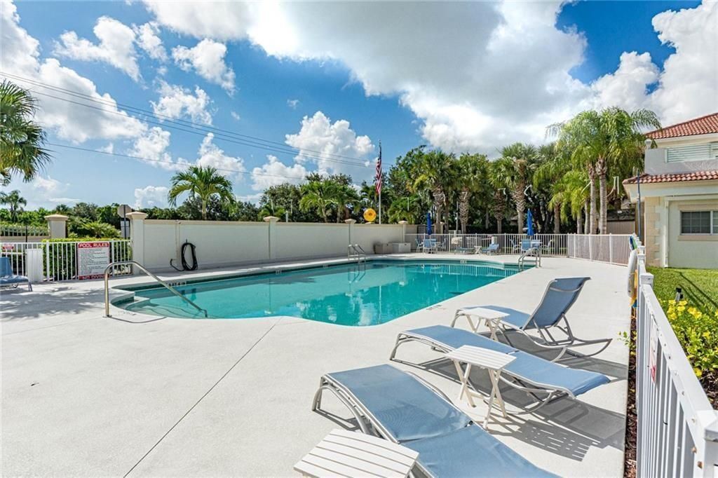 524 7th Square, Unit 101, Vero Beach, FL 32962 Photo