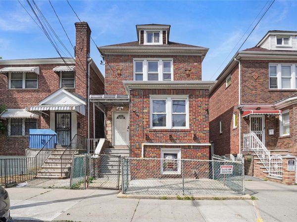 937 E 225th Street, Bronx, NY 10466