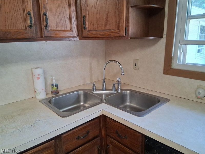 481 Shupe Avenue, Amherst, OH 44001 Photo 16