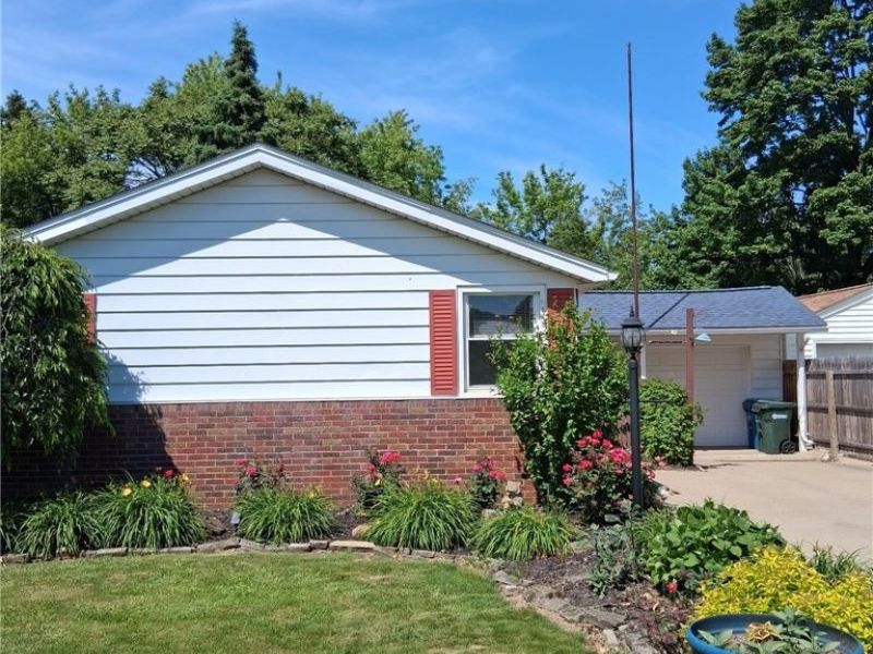 481 Shupe Avenue, Amherst, OH 44001 Photo 3