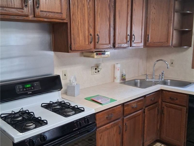 481 Shupe Avenue, Amherst, OH 44001 Photo 7