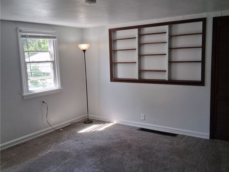 481 Shupe Avenue, Amherst, OH 44001 Photo 9