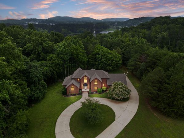 279 Edgewater Avenue , Dayton, TN 37321