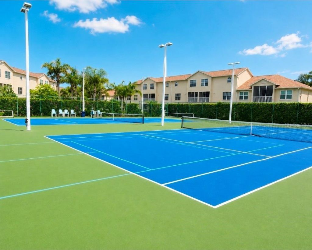 8360 Wingate Drive, Unit 811, Sarasota, FL 34238 Photo