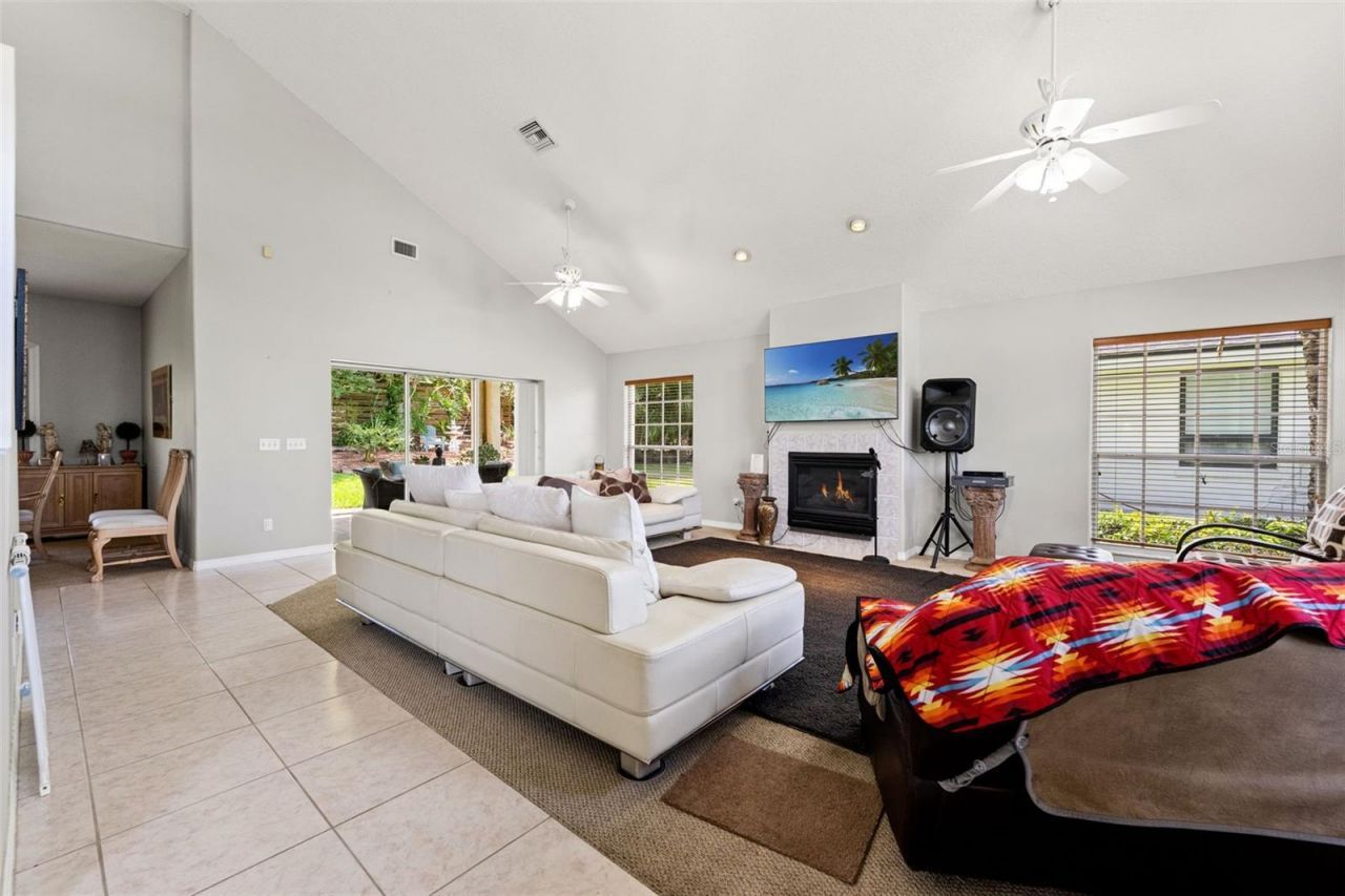 12932 Lakeshore Drive, Clermont, FL 34711 Photo