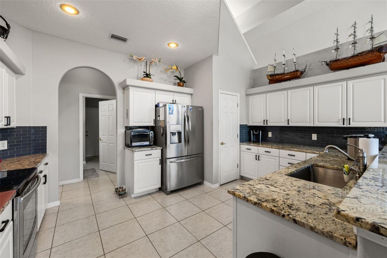12932 Lakeshore Drive, Clermont, FL 34711 Photo
