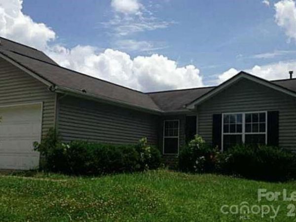 5732 Fairchase Avenue , Charlotte, NC 28269