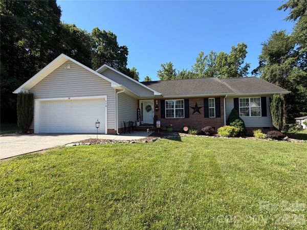 110 E Pine Street , Maiden, NC 28650