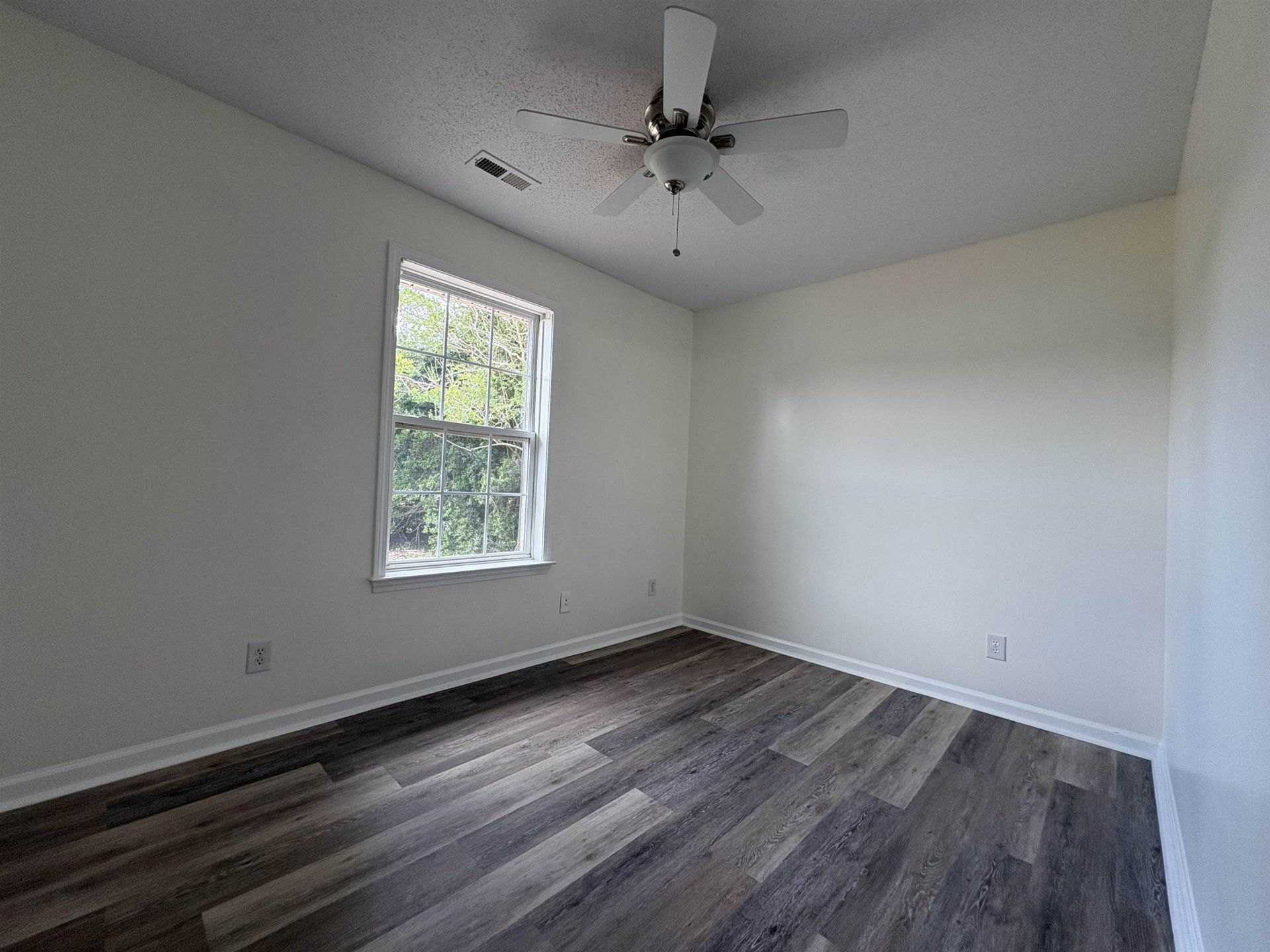 777 University Forest Blvd.  Photo 11