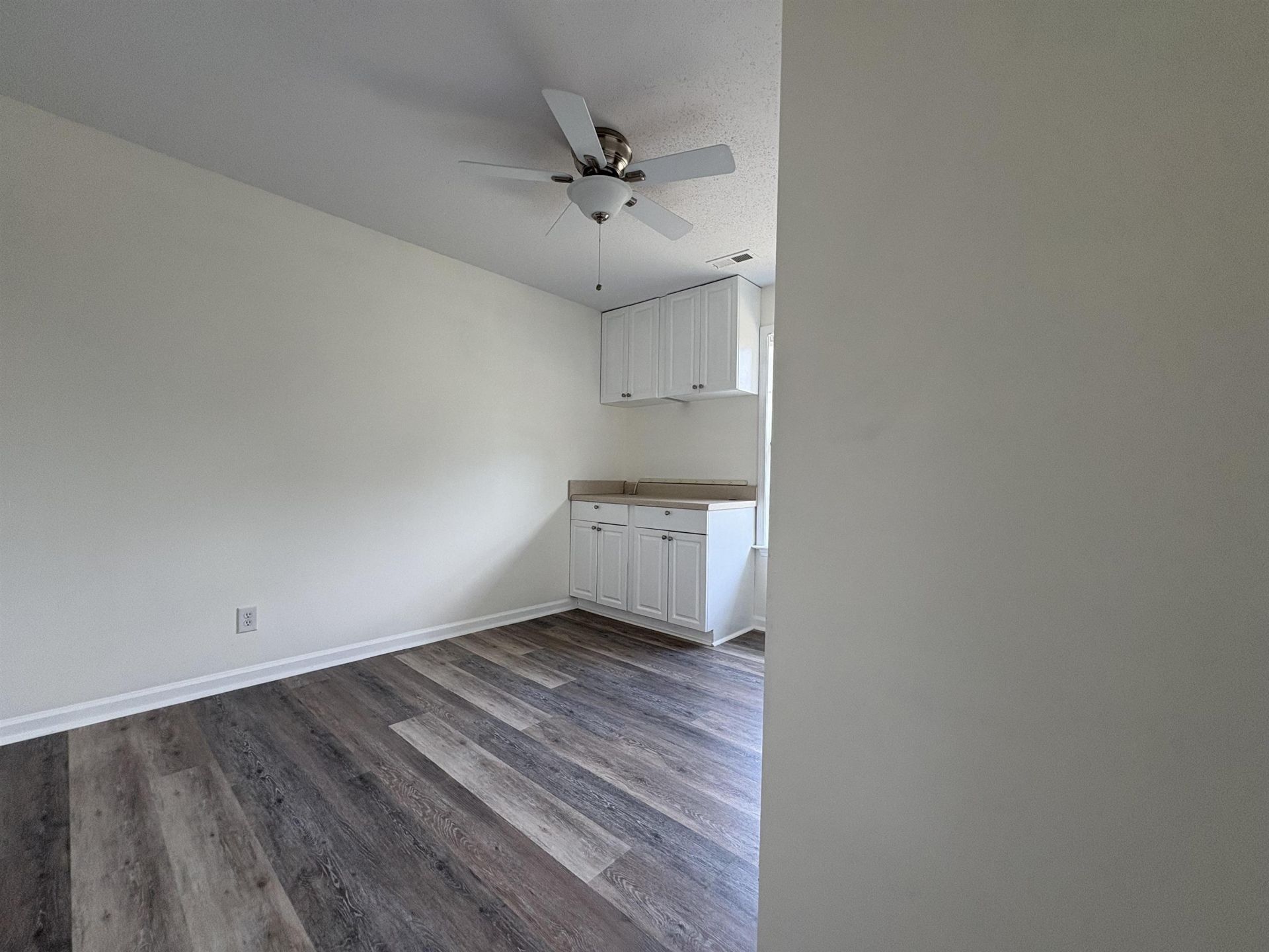 777 University Forest Blvd.  Photo 12