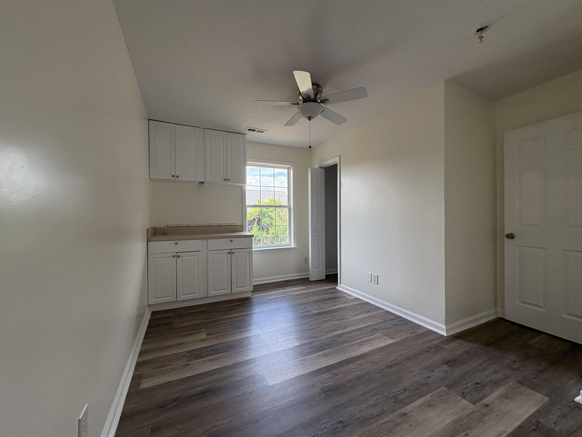 777 University Forest Blvd.  Photo 13