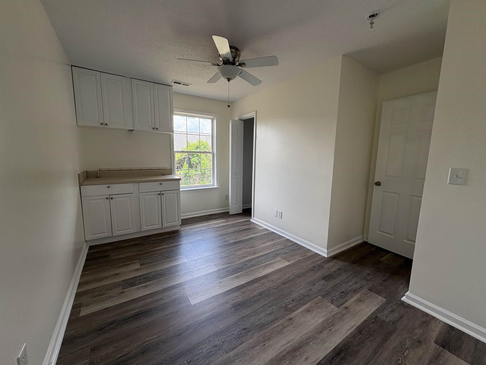 777 University Forest Blvd.  Photo 14