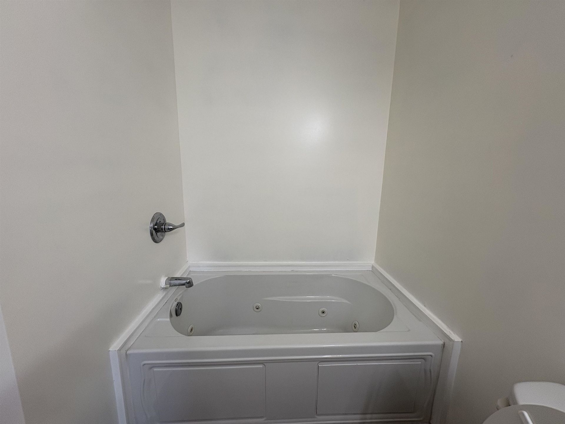 777 University Forest Blvd.  Photo 17