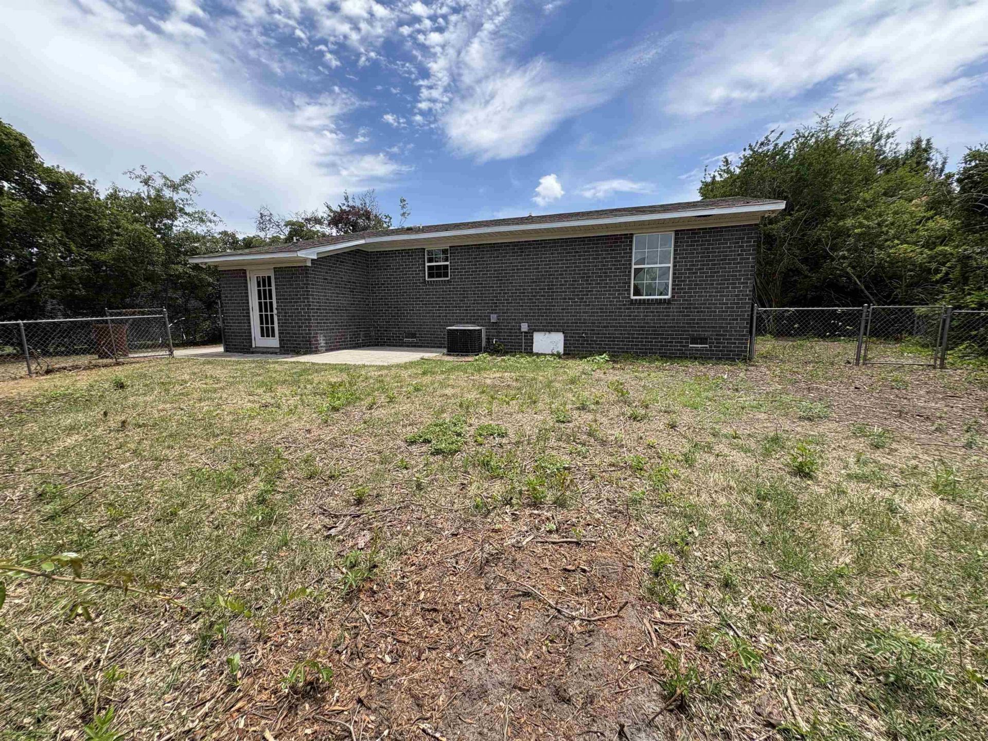 777 University Forest Blvd.  Photo 27