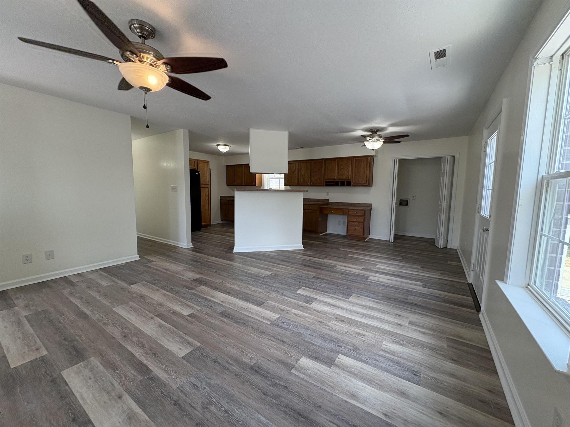 777 University Forest Blvd.  Photo 4