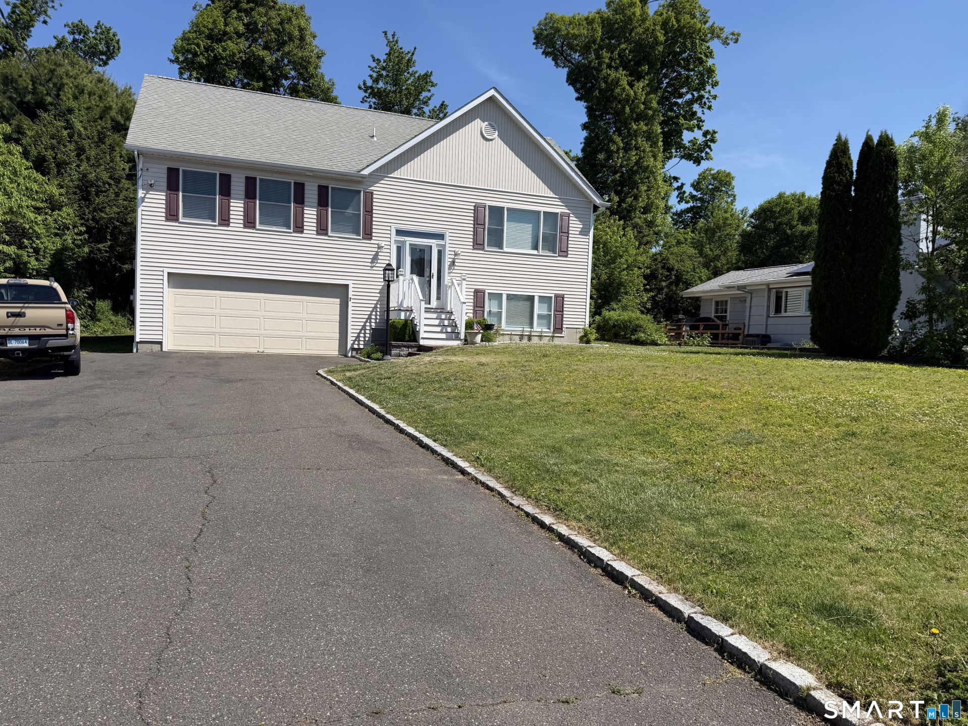 7 Mist Hill, Brookfield, CT 06804 Main Photo