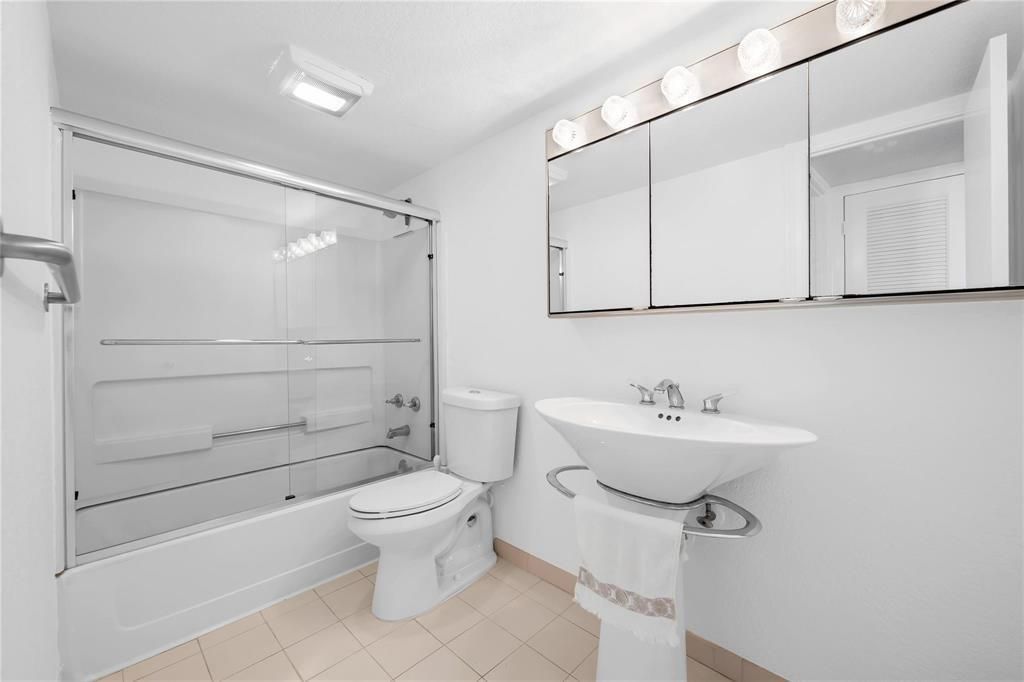 4800 Bayview, Unit 306, Fort Lauderdale, FL 33308 Photo