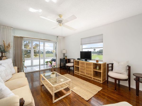 40 Vis Gdns Trail, Unit 201, Vero Beach, FL 32962
