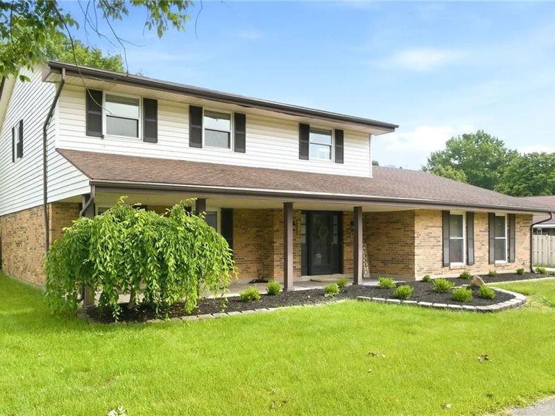1419 King Richard Parkway, West Carrollton, OH 45449 Photo 2