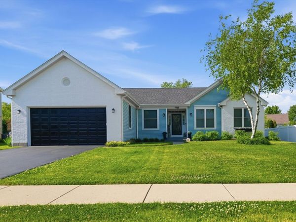 1968 School House Lane , Aurora, IL 60506