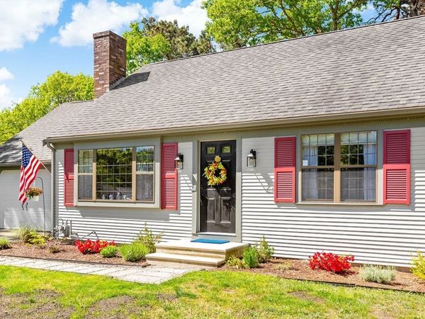 7 Bonnie Briar Rd, Barnstable, MA 02655