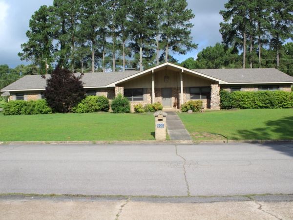 901 N 14th, Nashville, AR 71852