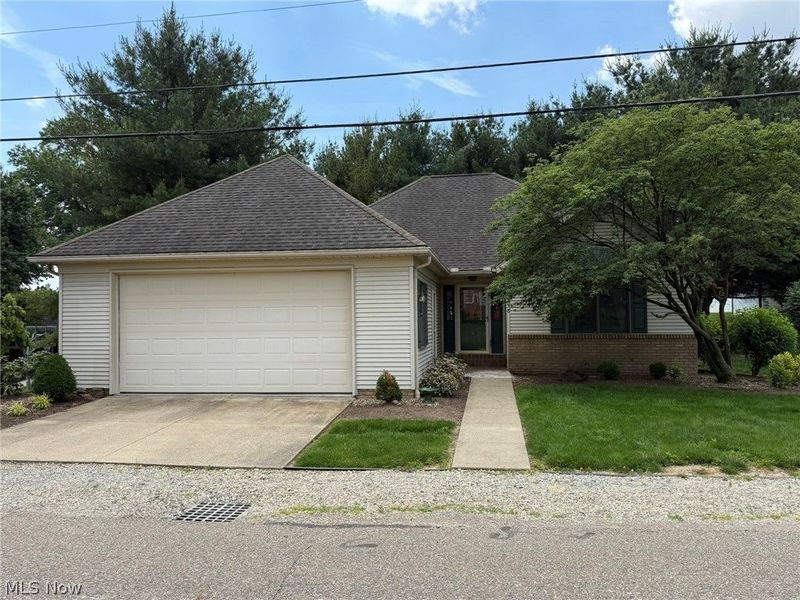 238 Edgemore Street NE, Sugarcreek, OH 44681 Photo 1