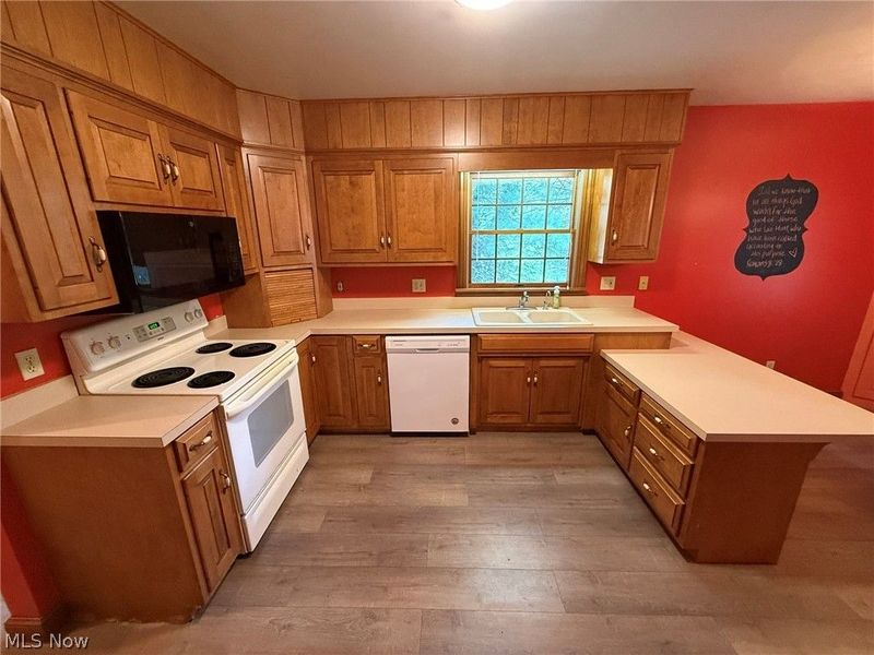 238 Edgemore Street NE, Sugarcreek, OH 44681 Photo 11