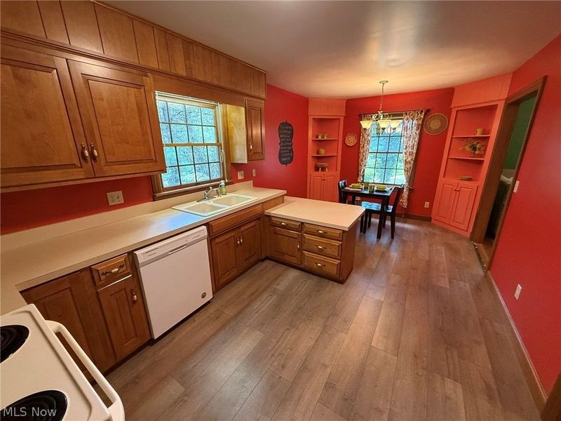 238 Edgemore Street NE, Sugarcreek, OH 44681 Photo 12