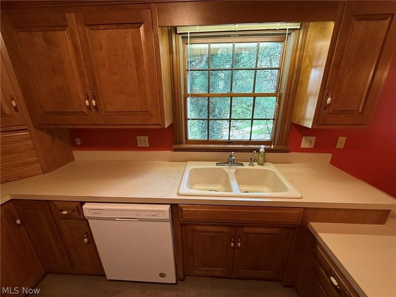 238 Edgemore Street NE, Sugarcreek, OH 44681 Photo 15