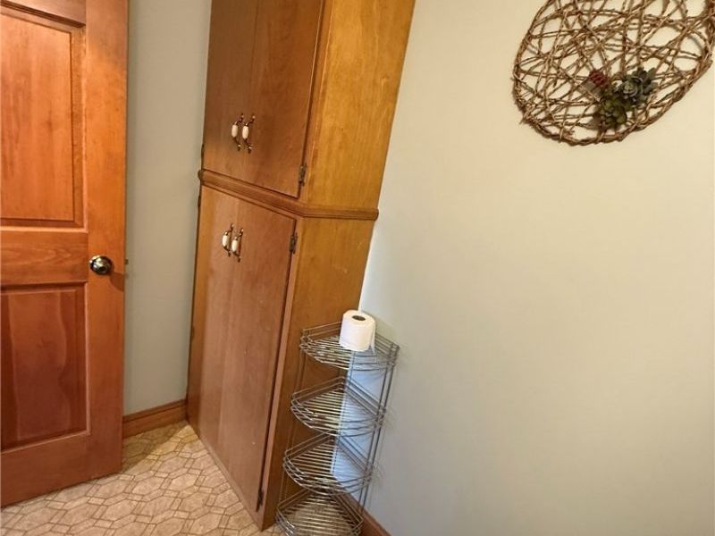 238 Edgemore Street NE, Sugarcreek, OH 44681 Photo 25