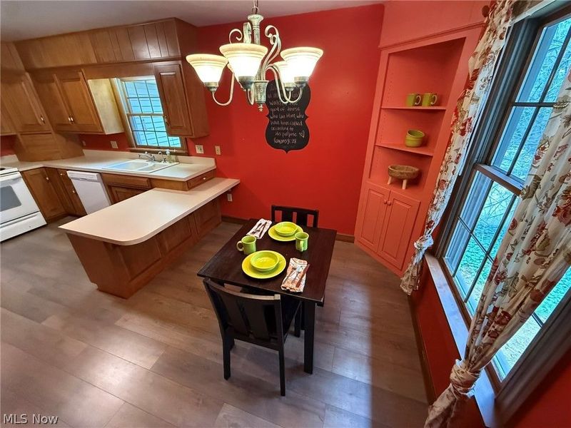 238 Edgemore Street NE, Sugarcreek, OH 44681 Photo 8