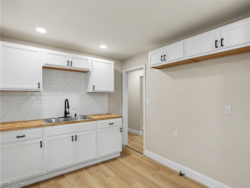 617 E 118th Street, Cleveland, OH 44108 Photo 12