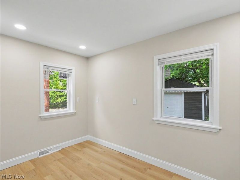 617 E 118th Street, Cleveland, OH 44108 Photo 14