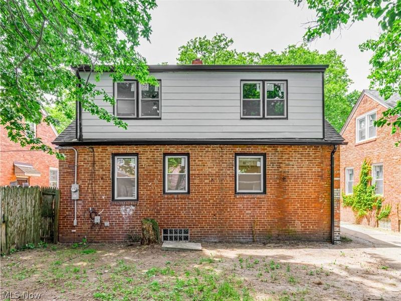 617 E 118th Street, Cleveland, OH 44108 Photo 3