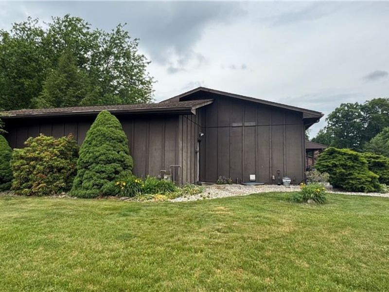 2648 Connecticut Court, Uniontown, OH 44685 Photo 4